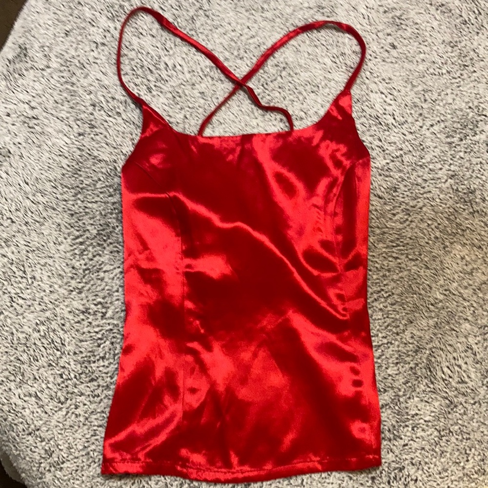 Red satiny totally open back top! ❤️💃🏻❤️